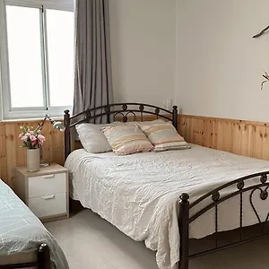 Dream House Art Garden And Terrace Hostal